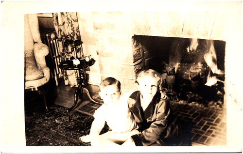 Bambini posa casa camino - posa,